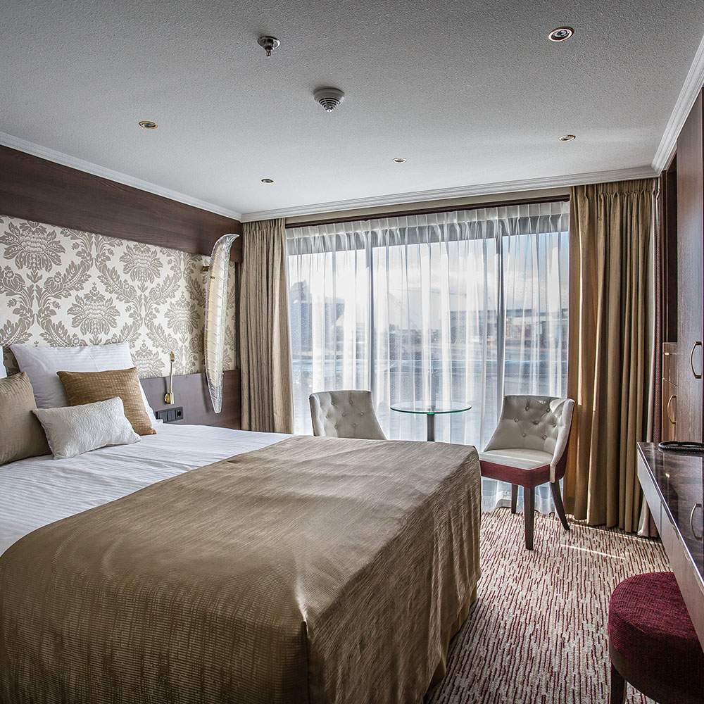 Riviera Travel Diamond-Ruby Suite.jpg